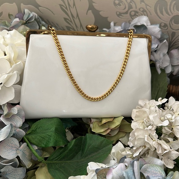 Vintage Saks, Fifth Avenue ladies white clutch - Picture 1 of 7